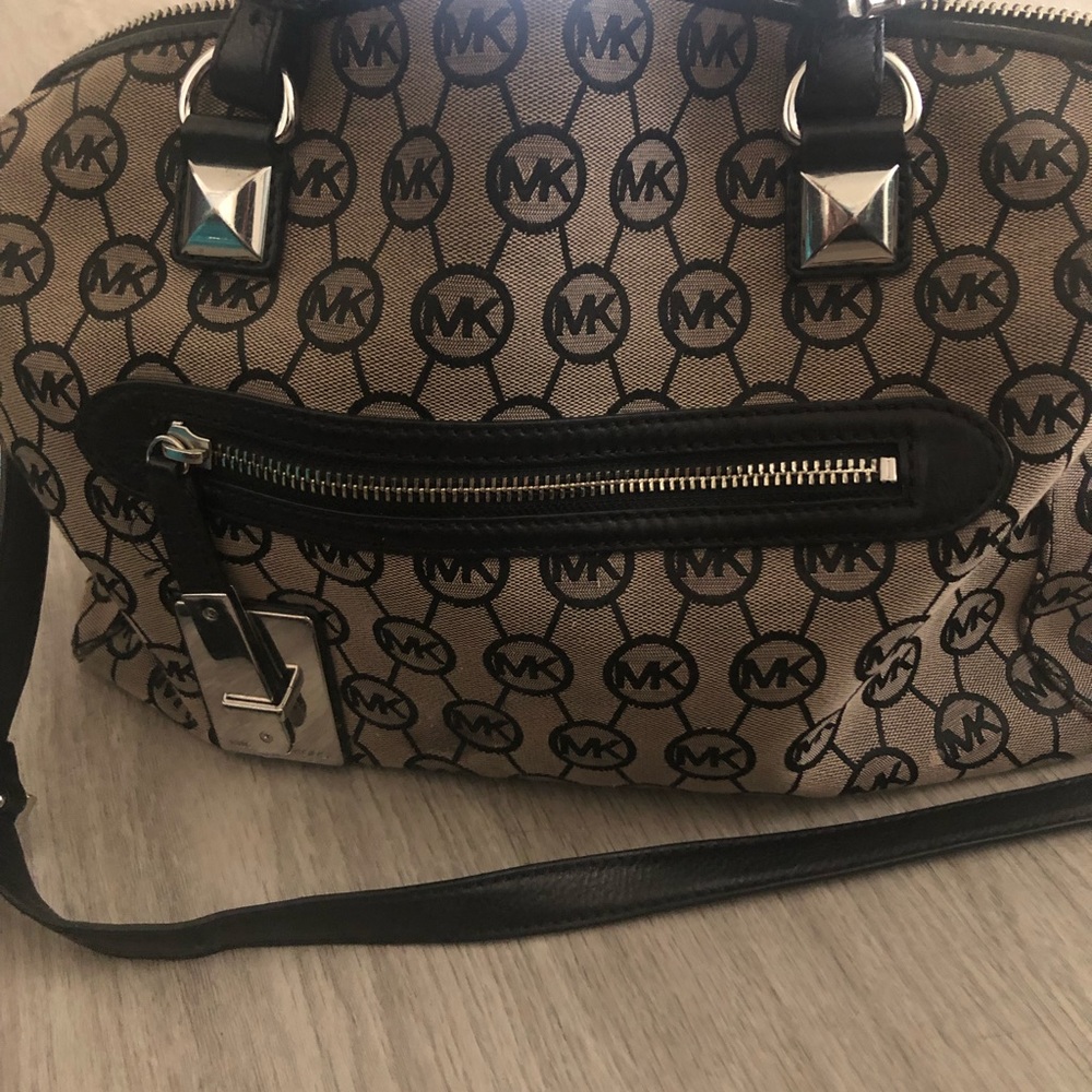 Handbag - Picture 2 of 4